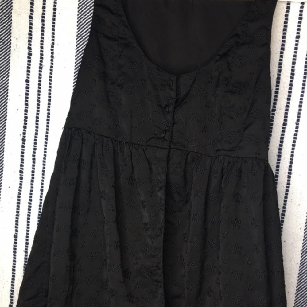 Urban Outfitters Open Button Tank - Picture 3 of 5